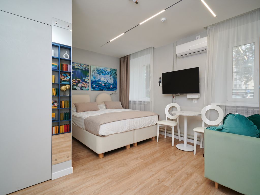 5 Гениев — Трёхместный номер моне