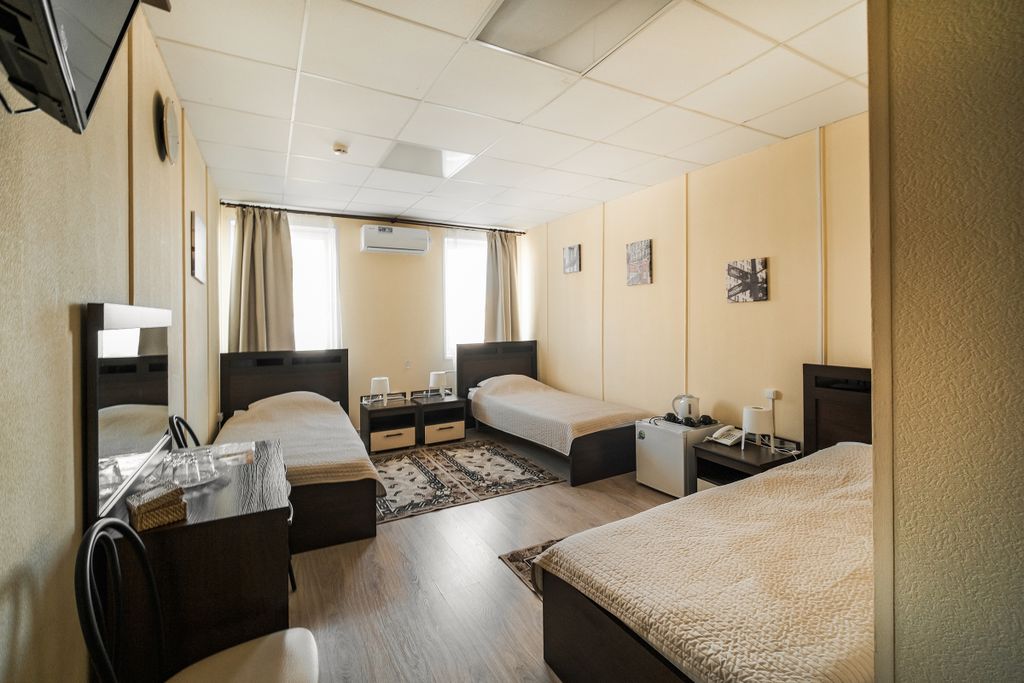 Континент — Трёхместный номер стандарт