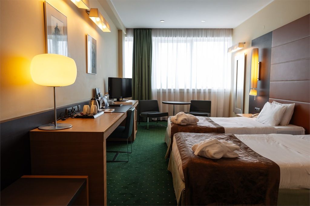 Мираж — Двухместный номер с 2 отдельными кроватями делюкс