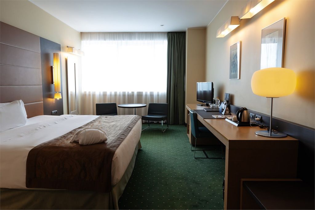 Мираж — Двухместный номер с 1 кроватью делюкс King с видом на Кремль