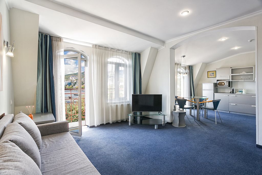 Бристоль — Двухместный номер с 1 кроватью Двухуровневый люкс с видом на море