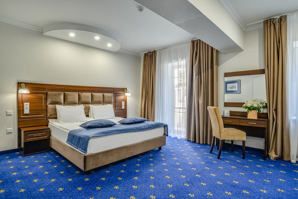 Бристоль — Апартаменты апартаменты