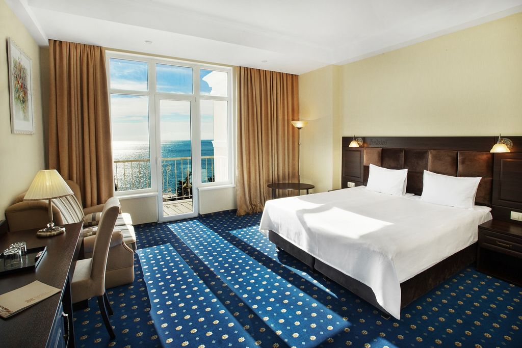 Бристоль — Двухместный номер с 2 отдельными кроватями Делюкс с видом на море