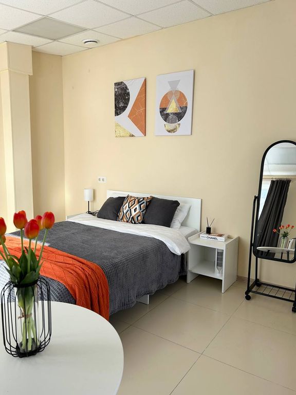 Дисней — Трёхместный номер с общей душевой и туалетом