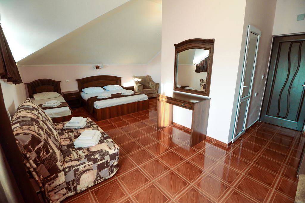 Пантелей — Семейный номер с балконом