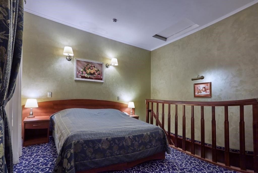 Сосновый бор — Четырёхместный номер Двухуровневый номер Делюкс