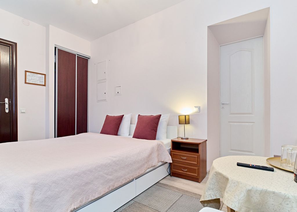 Отельбург на Васильевском — Двухместный номер с 1 кроватью эконом