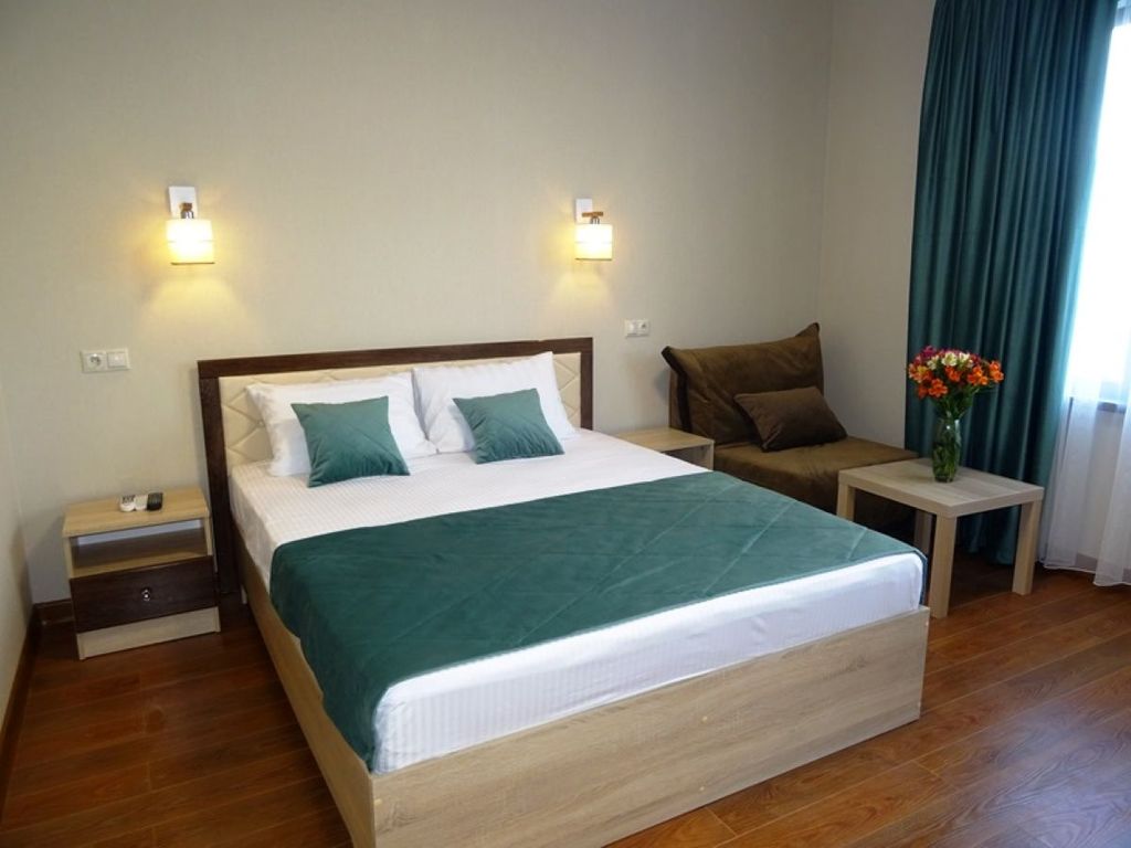 Парус — Трёхместный номер улучшенный