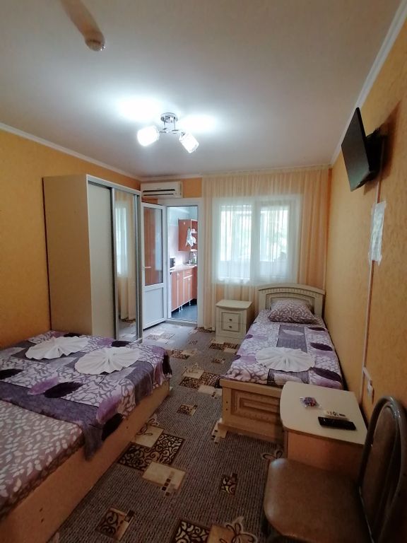 Анастасия — Трёхместный номер 9