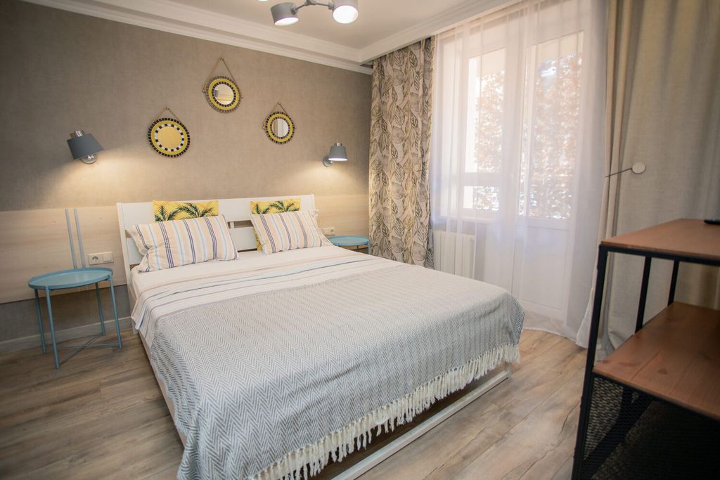 Приобье — Четырёхместный номер двухкомнатный номер с кухней улучшенной планировки