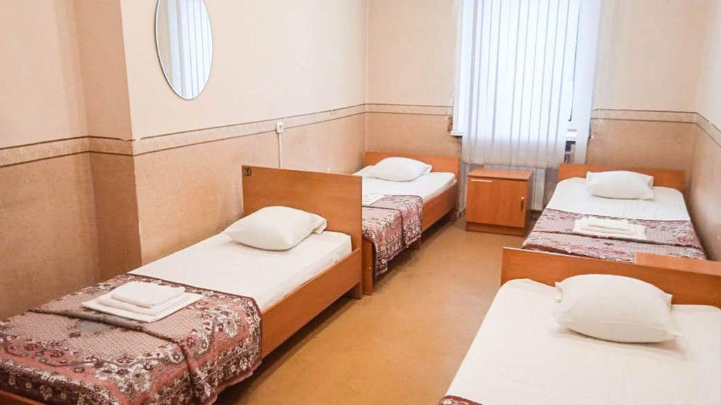 Smart Hotel Киров — Четырёхместный номер эконом (без с/у)