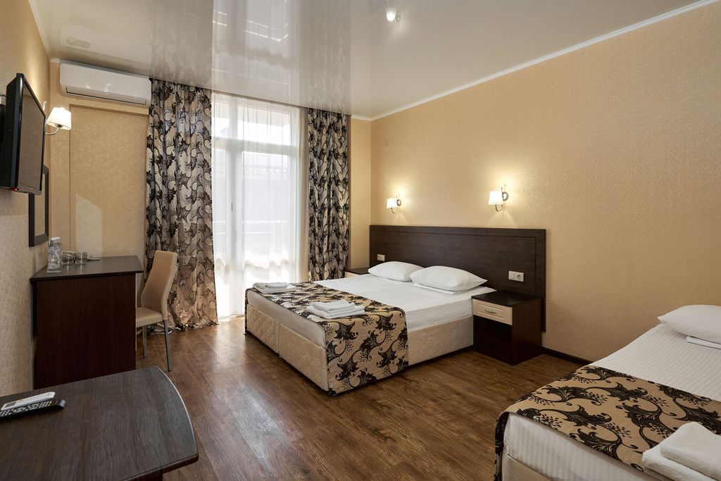 Гала-Пальмира — Трёхместный номер комфорт