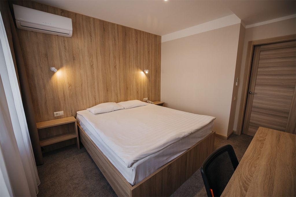 Эмеральд — Двухместный номер с 1 кроватью или двумя односпальными кроватями Стандарт+