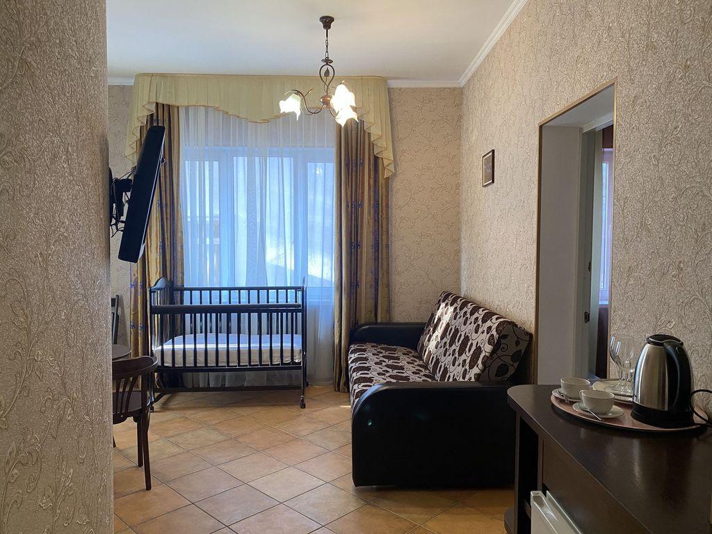 Plusch — Семейный номер Семейный Двухкомнатный номер с балконом