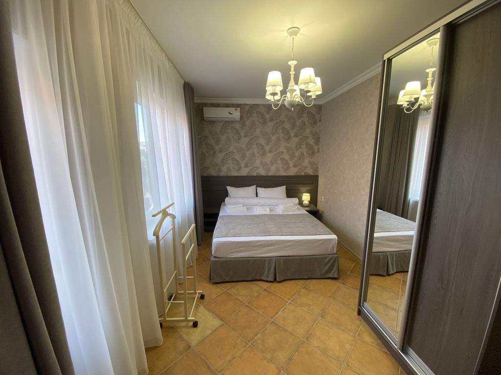 Plusch — Двухместный номер с 1 кроватью Улучшенный с балконом