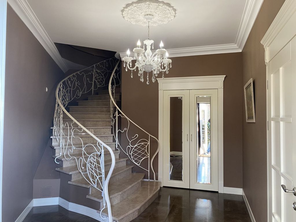 Plusch — Апартаменты 8-ми местные с залом и кухней-гостиной