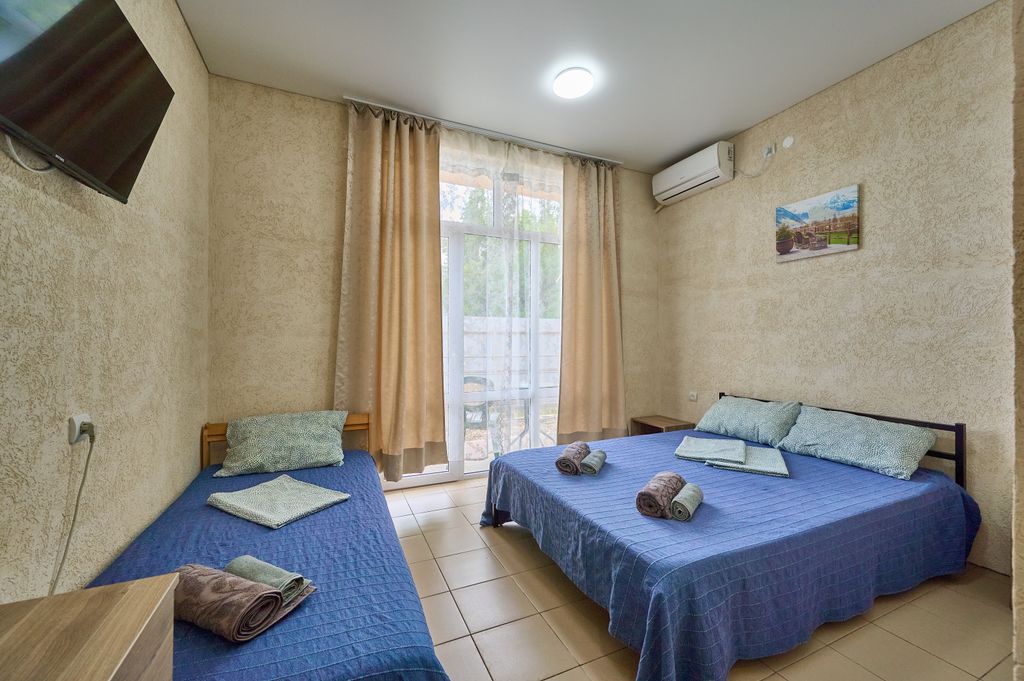 Абсолют — Трёхместный номер комфорт