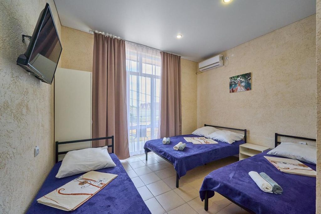 Абсолют — Четырёхместный номер комфорт