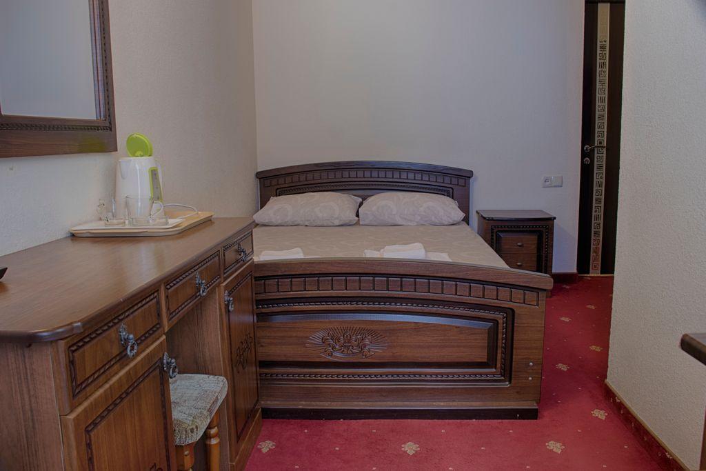 Кавказ — Двухместный номер с 1 кроватью Стандарт с балконом