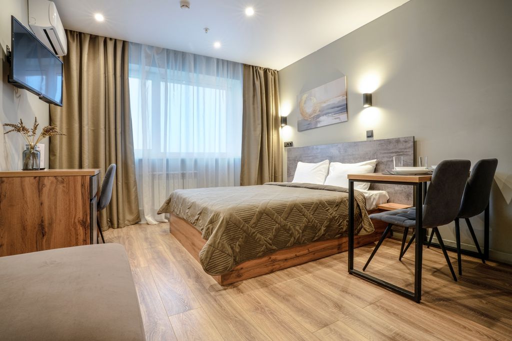 Ваш Салют Апарт — Семейный номер с одной двуспальной кроватью и доп. местом