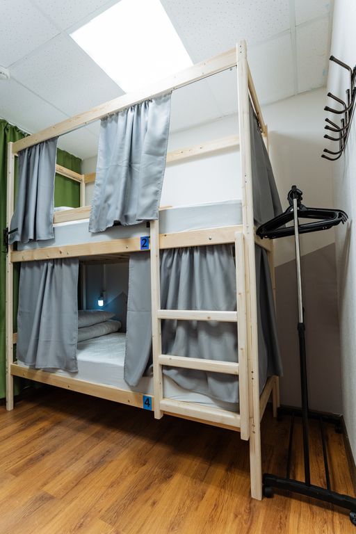 Лайк — Многоместный мужской номер 4- местный общий номер (нижние места)