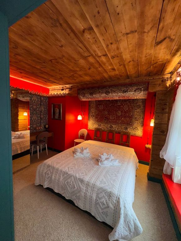 ХудожникаДОМ — Семейный номер рубиновая горница