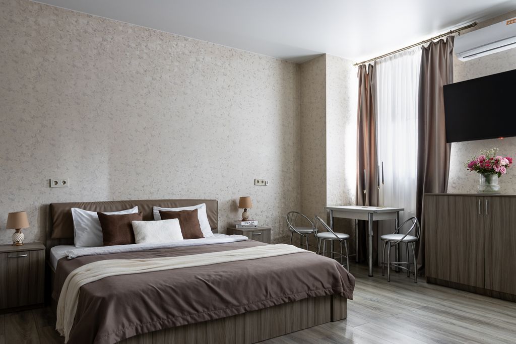 Номера в Твери — Трёхместный номер люкс