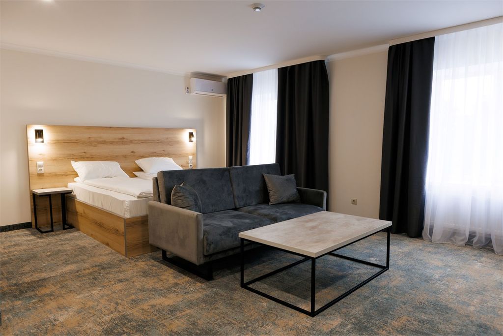 Дона Малгобекская — Трёхместный номер Делюкс