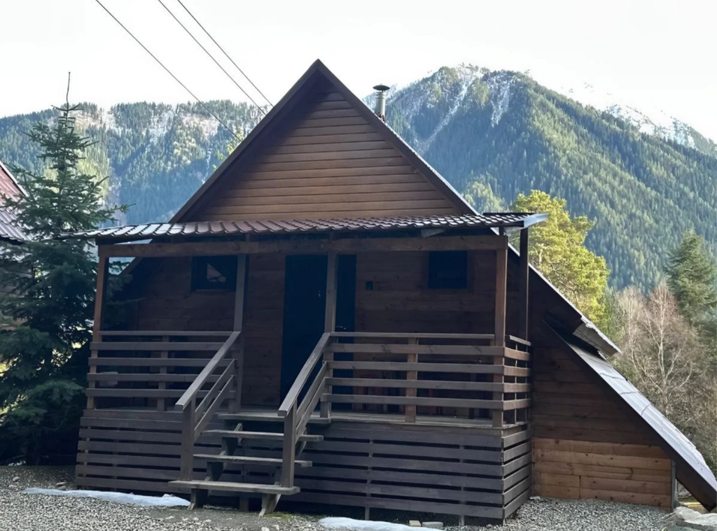 Легенда Гор — Апартаменты эконом с видом на горы