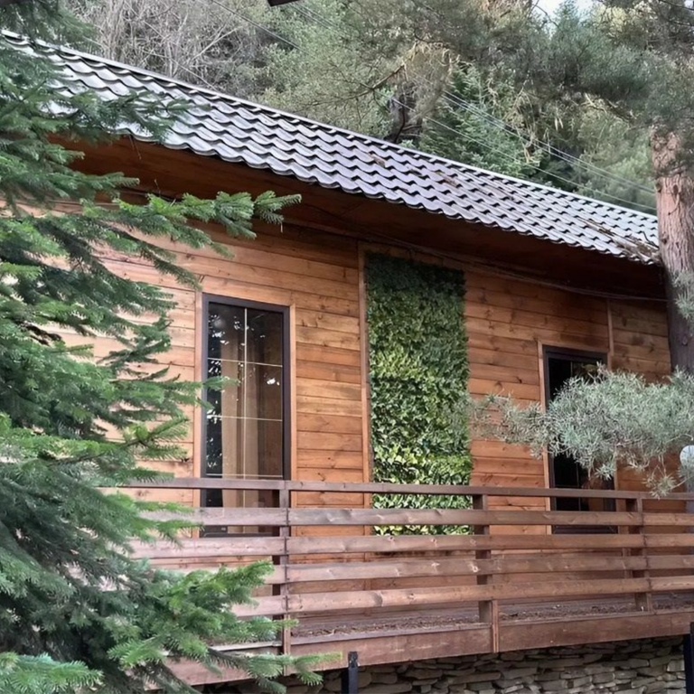 Легенда Гор — Дом Коттедж с видом на лес