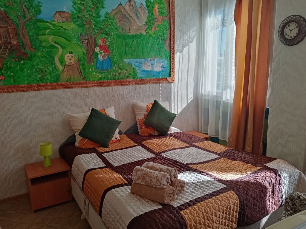 Сказочный дворик — Трёхместный номер Красная шапочка