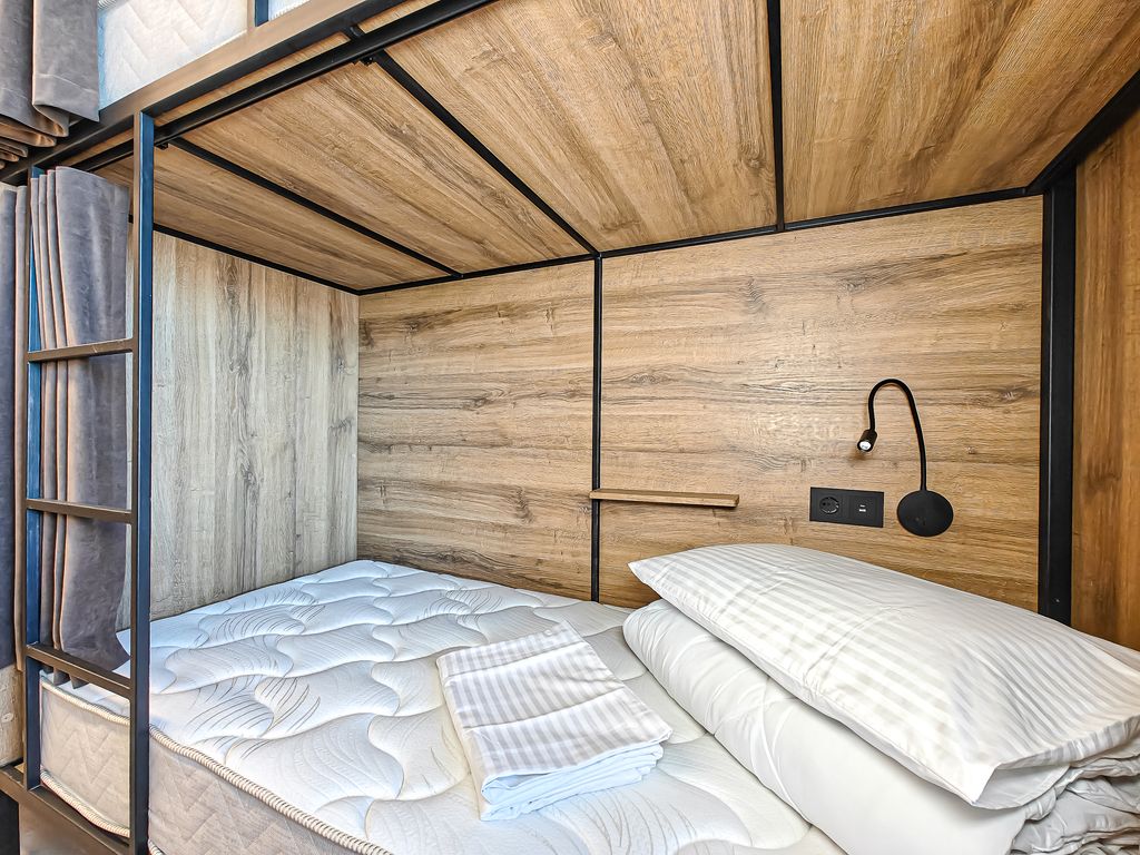 Хостел ДК — Многоместный мужской номер Место в шестиместном номере