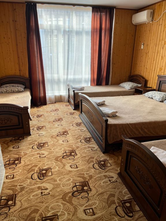 Друзья — Семейный номер пятиместный