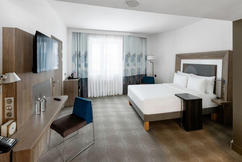 Novotel Москва Киевская — Двухместный номер с 1 кроватью Superior, с рабочей зоной для маломобильных
