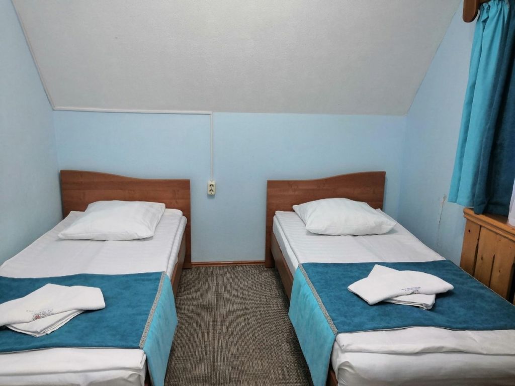 Вотчина — Двухместный номер с 2 отдельными кроватями 2 терем цветик-семицветик №2