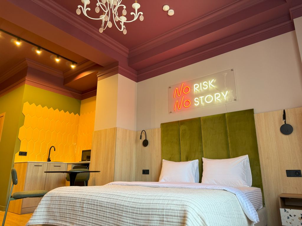 РазМалевисh — Двухместный номер с 1 кроватью улучшенный