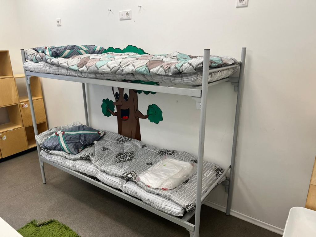 Лыжный 8 — Многоместный мужской номер эконом (душ/туалет общий)