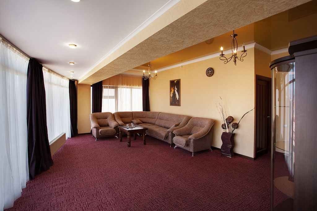 Золотой Глобус — Семейный номер люкс