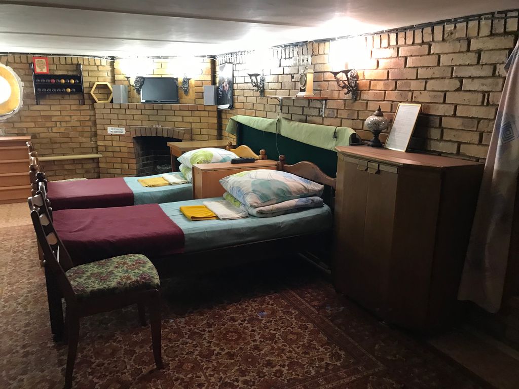 ГД Чишма — Четырёхместный номер цокольный этаж гостевого дома (без окна)