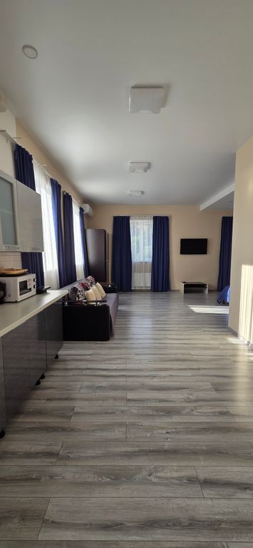 Modern — Семейный номер семейные апартаменты с кухней