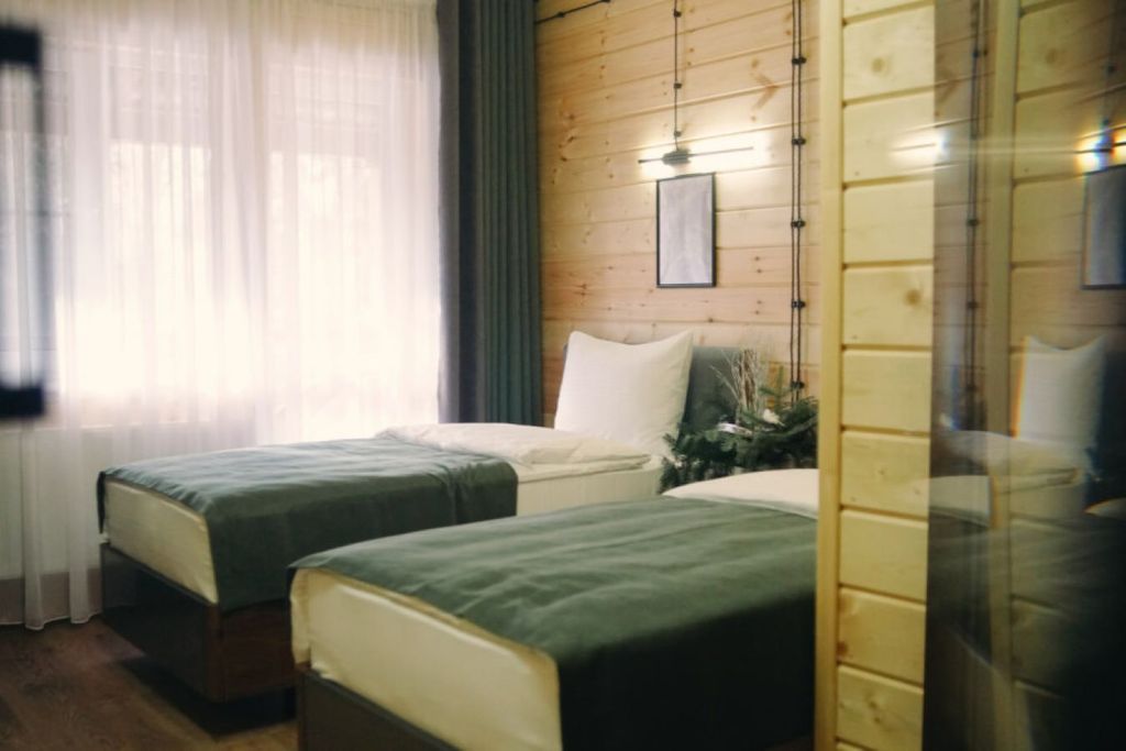 Райский уголок — Трёхместный номер с двумя раздельными кроватями и креслом-кроватью