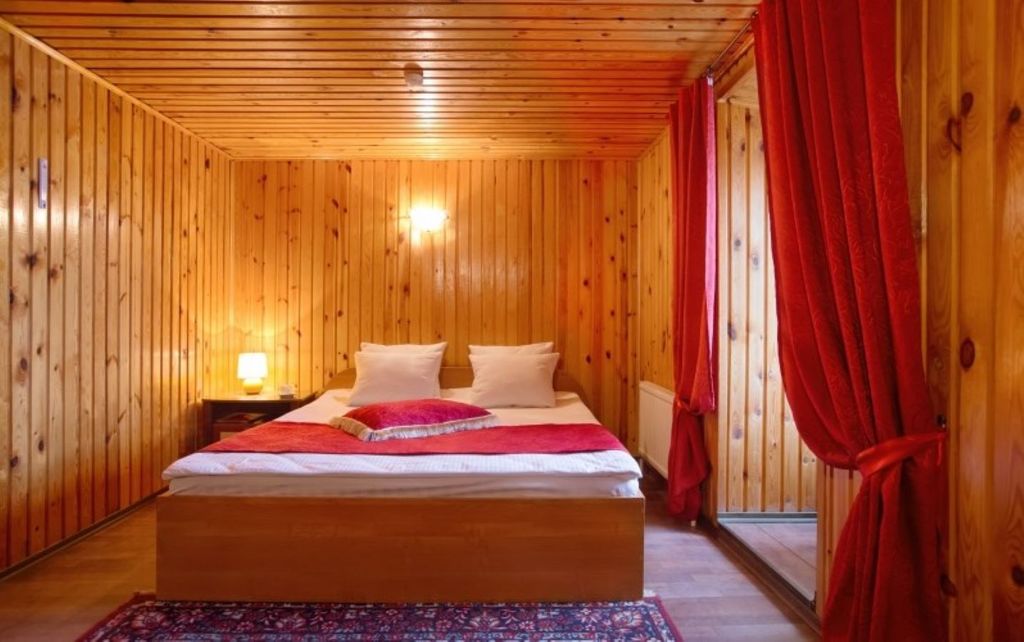 Лукоморье — Четырёхместный номер Двухкомнатный с сауной Стандарт