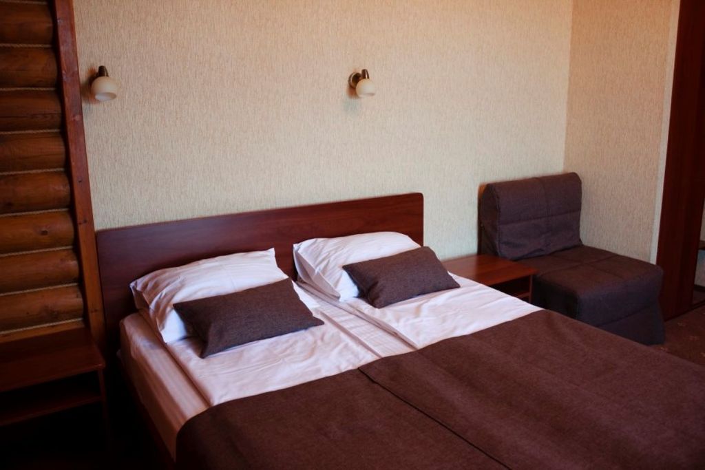 Фаворит — Двухместный номер с 1 кроватью Стандарт 2 этаж (№ 8)