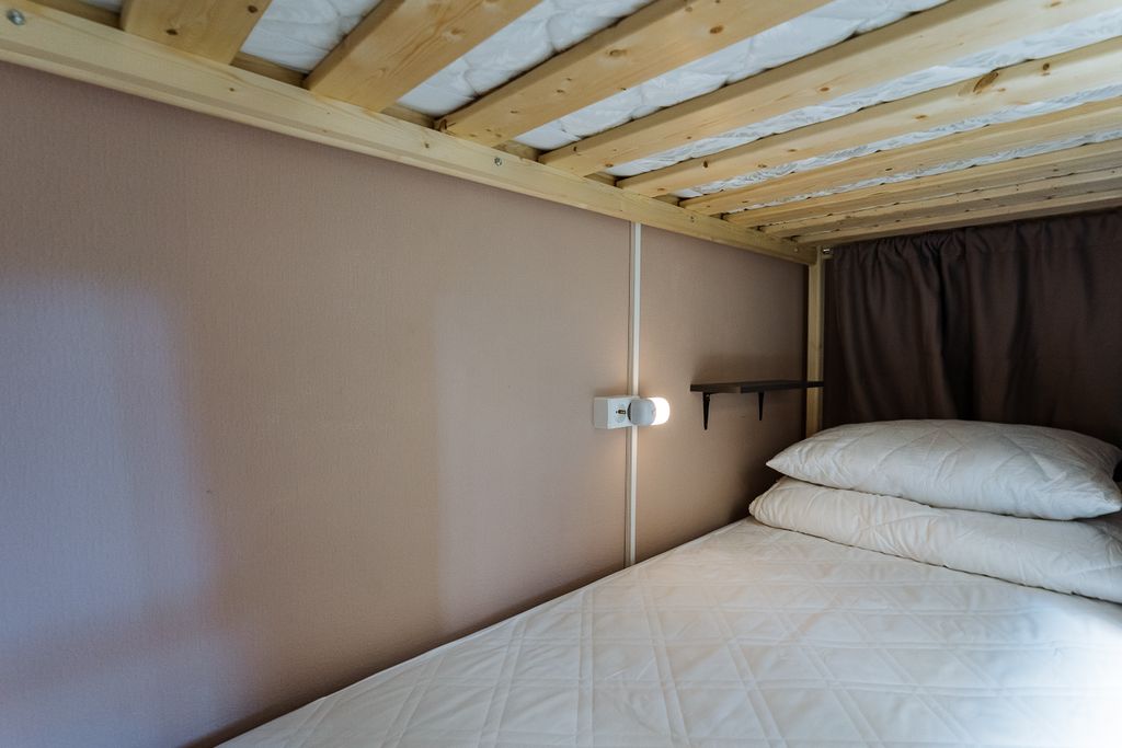 Zen — Многоместный смешанный номер Многоместный мужской номер (нижние места)