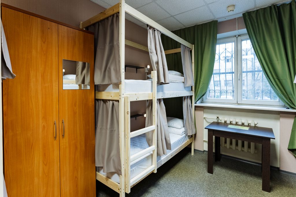 Zen — Многоместный смешанный номер 8-местный мужской номер (нижние места)