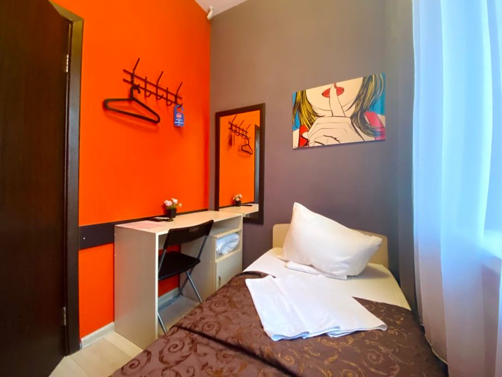 Демократ на Невском 117 — Одноместный номер Полустандарт