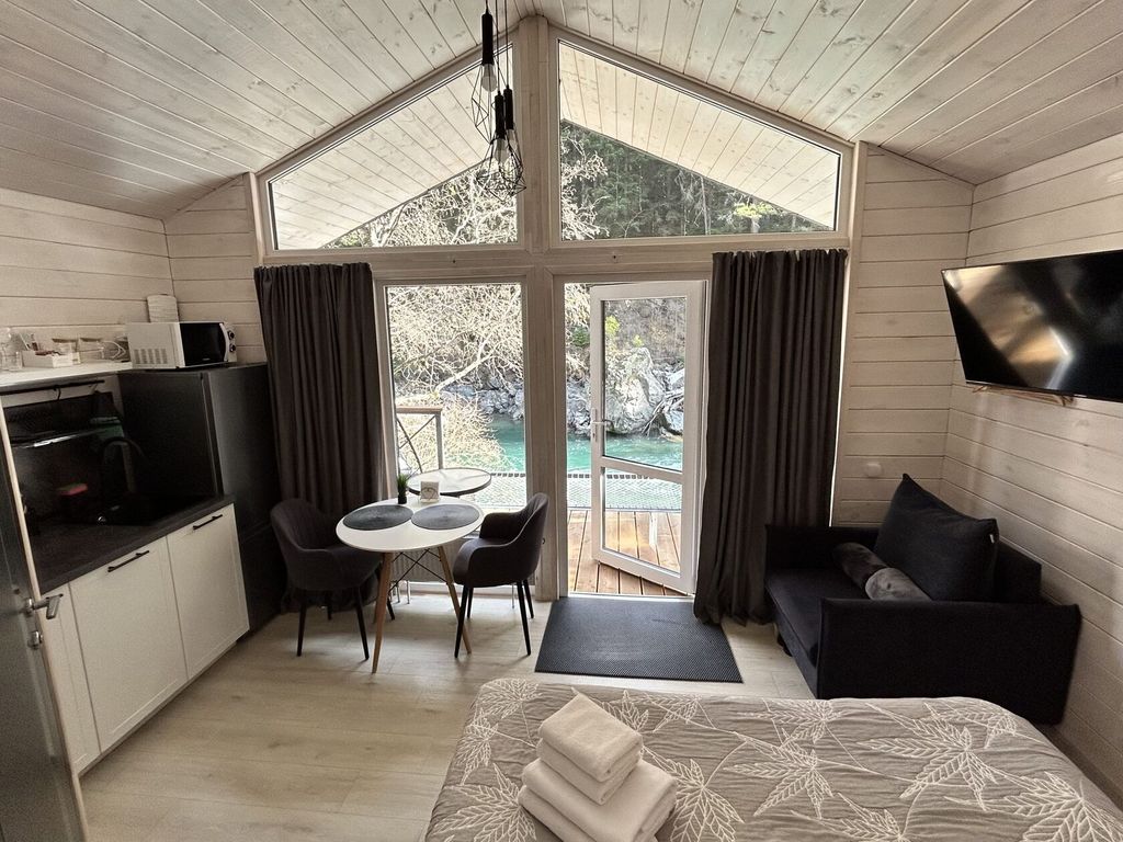 Белая река — Дом на берегу 3