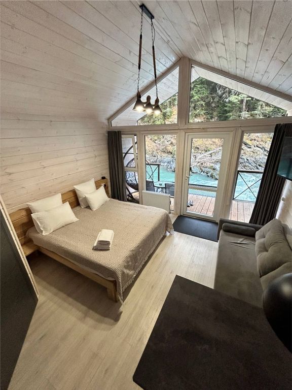 Белая река — Дом на берегу 4