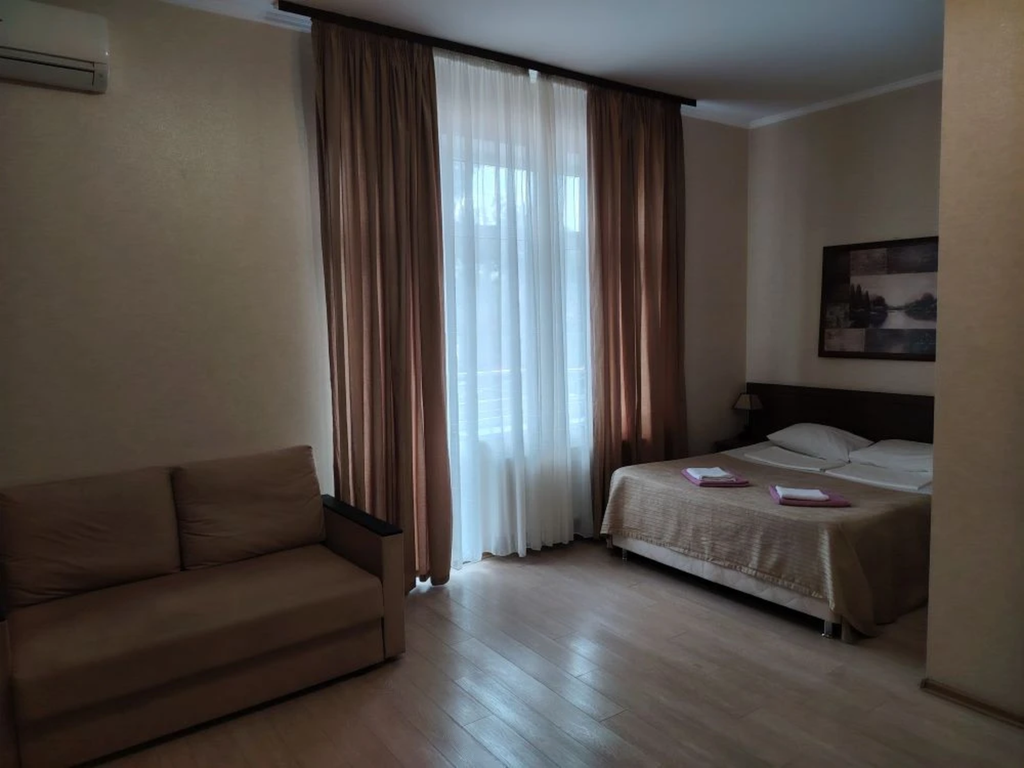 Нерей — Четырёхместный номер комфорт с балконом