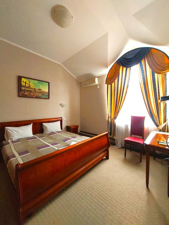 Континенталь — Четырёхместный номер люкс